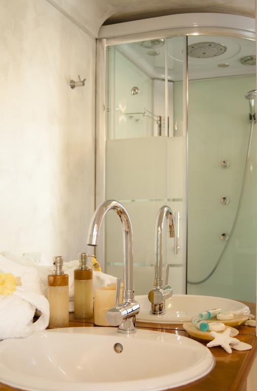 Domus Patrizia Bed & Breakfast Genova